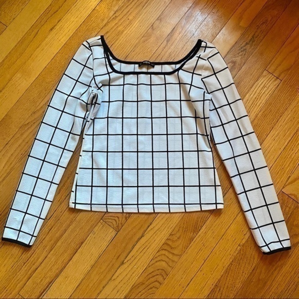 SHEIN Long Sleeve White And Black Geo Top!